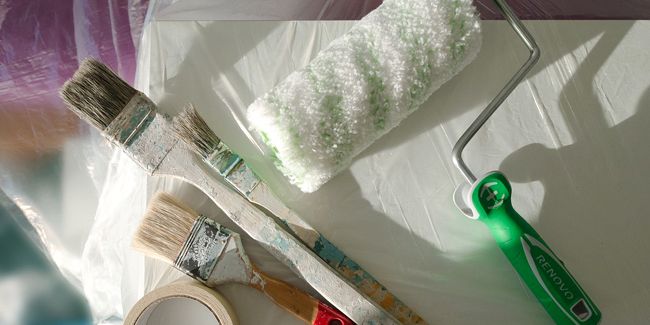 Peindre un plafond sans stress : le guide pratique et tarifs des pros