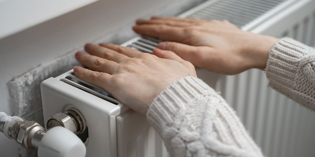 Comment éliminer les taches tenaces au-dessus des radiateurs : guide pratique