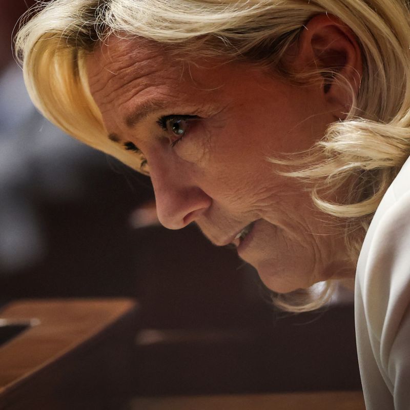 Marine Le Pen maintient sa candidature : un risque calculé devant l'incertitude judiciaire
