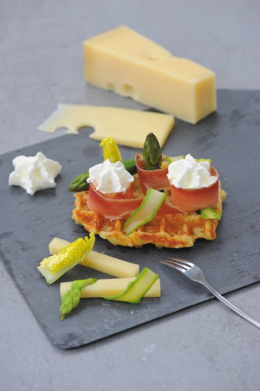 Une gaufre de pommes de terre à découvrir, accompagnée de crème d'Emmentaler