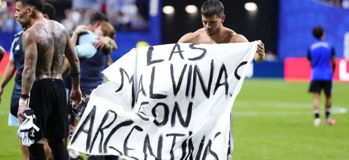 les joueurs argentins au cœur d'une polémique après leur victoire sur l'angleterre au mondial 2026